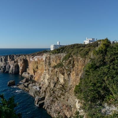 和歌山県の有名観光地の一つ三段壁の姿の素材